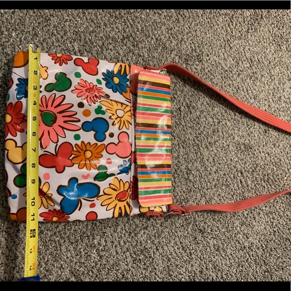 Vintage Official Disney crossbody - Picture 6 of 7